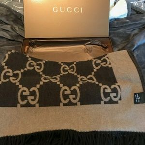Gucci blanket (Authentic & Excellent Condition)